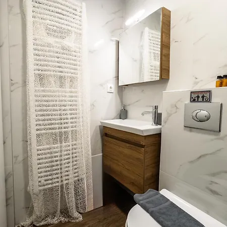 Of Peace - Town Private Appartement Zante